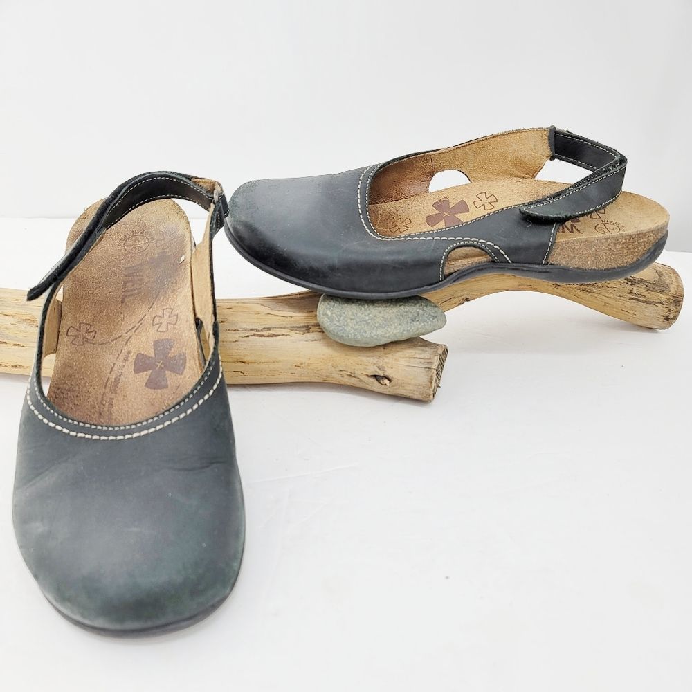Dr Andrew Weil oiled leather clip flats